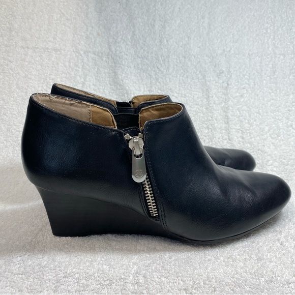 Adrienne Vittadini Midge Shoes booties Size 7 Black Side zipper 2 inch heal - Picture 3 of 16